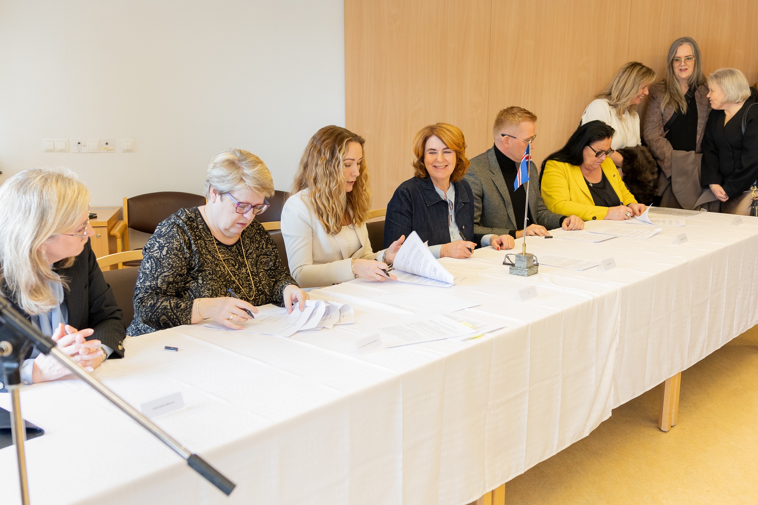 Mynd af frétt Samið um samþætta þjónustu við eldra fólk í Mosfellsbæ