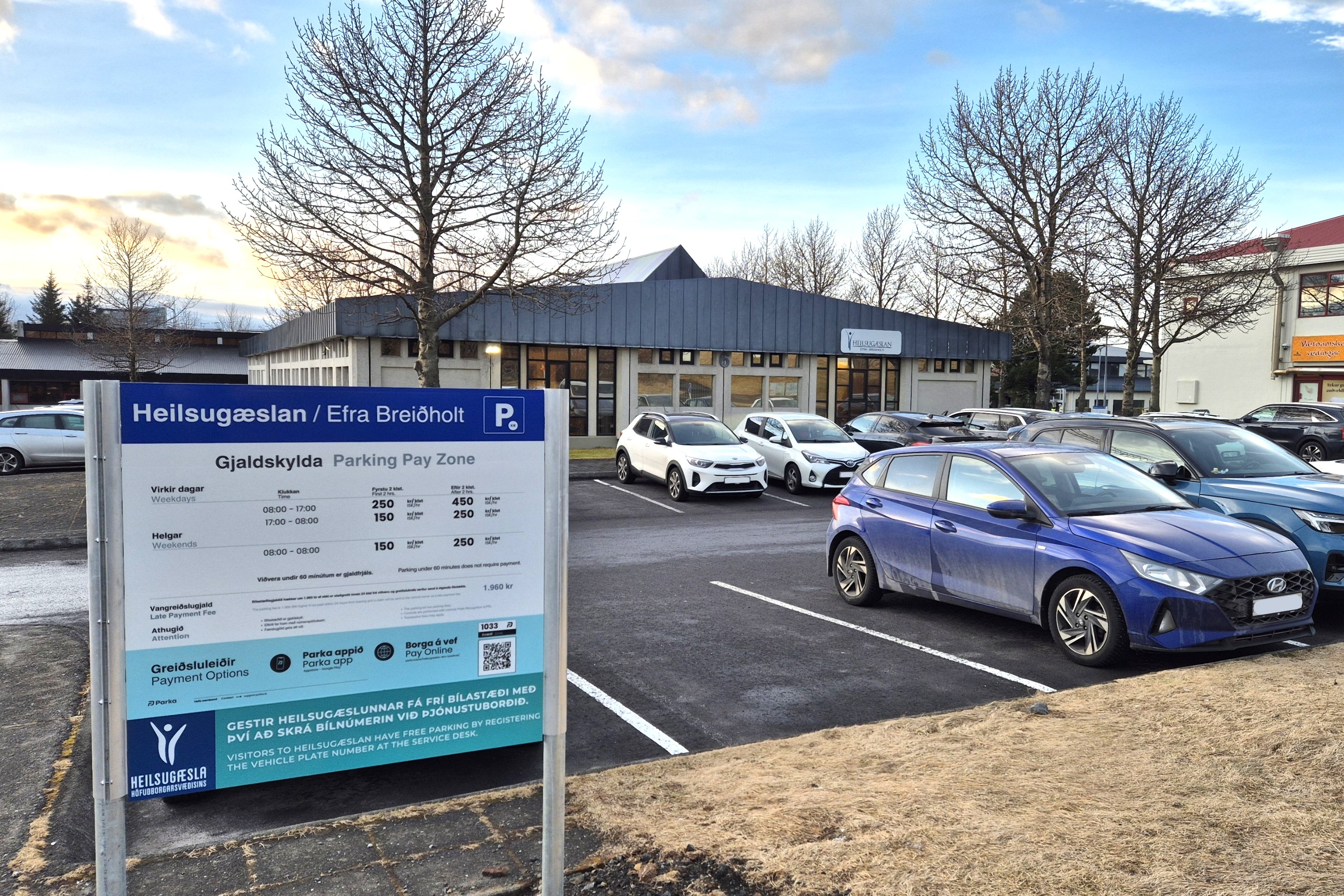 Mynd af frétt Stæði gjaldskyld fyrir aðra en skjólstæðinga